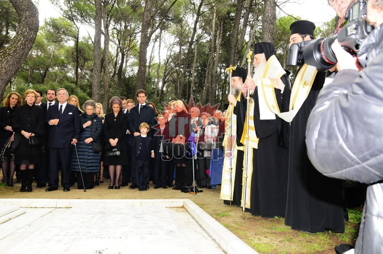 Στιγμές! Η τέως βασιλική οικογένεια και η Βασίλισσα της Ισπανίας στο Τατόι!
